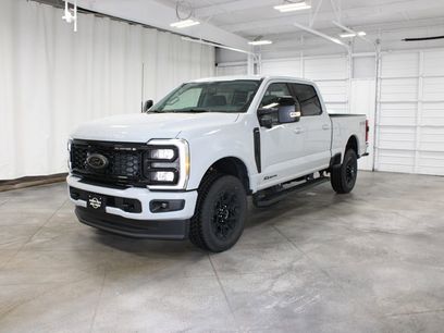 New 2026 Ford F250 Lariat w/ Black Appearance Package