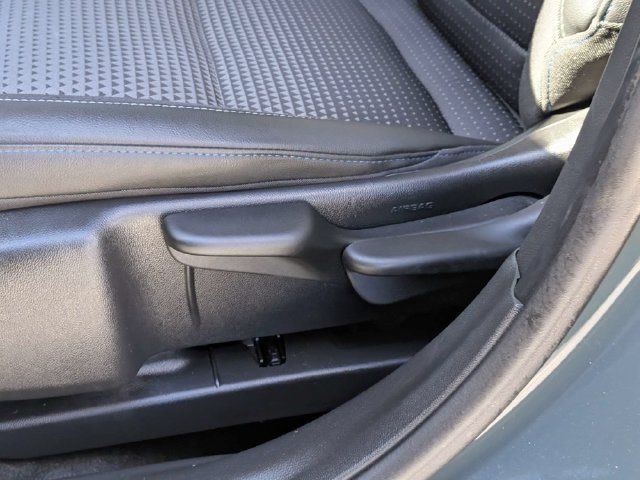Used 2025 Chevrolet Trax LT w/ Driver Confidence Package FWD image 18