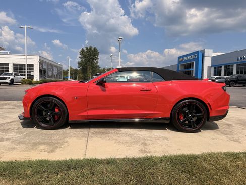 Used 2023 Chevrolet Camaro SS RWD image 9
