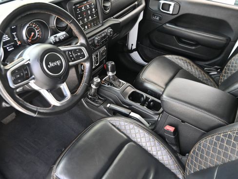 Used 2020 Jeep Wrangler Unlimited Sahara AWD/4WD image 12