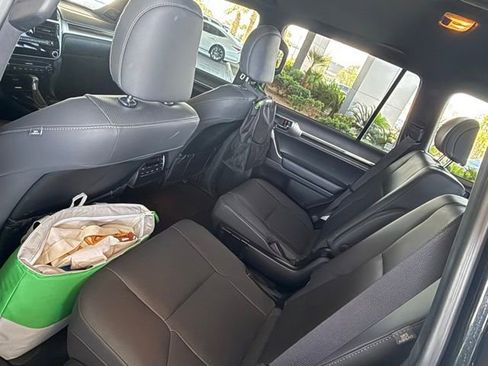 Used 2023 Lexus GX 460 Premium w/ Accessory Package AWD/4WD image 6