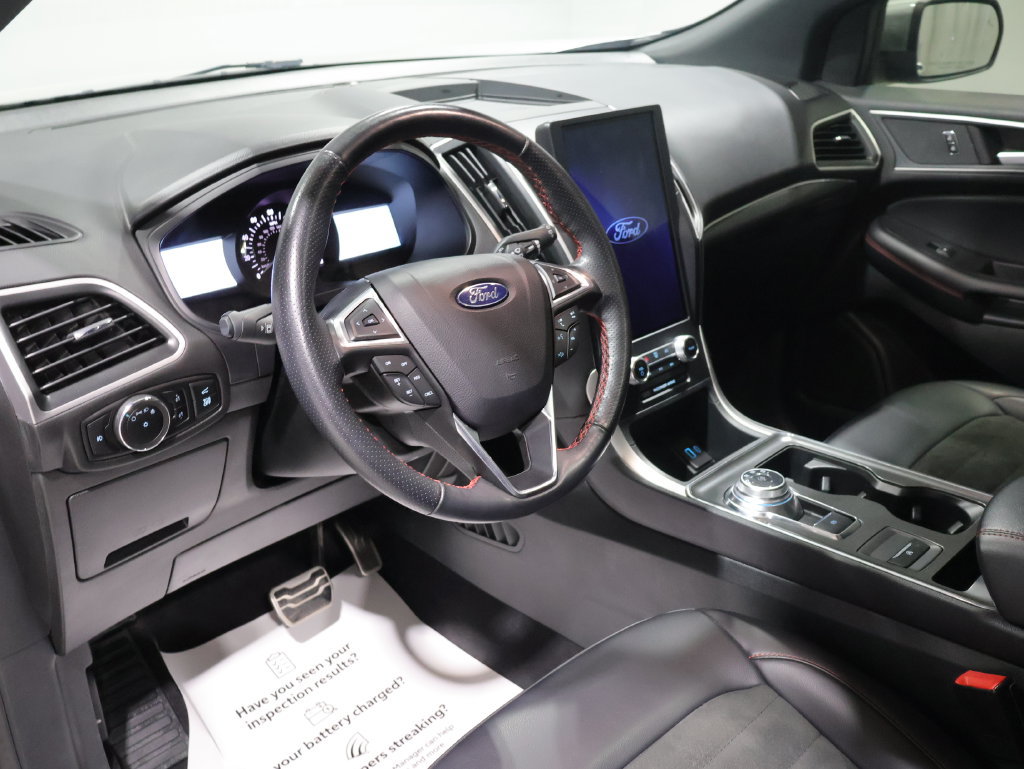 Used 2024 Ford Edge ST-Line w/ Class II Trailer Tow Package AWD/4WD image 17