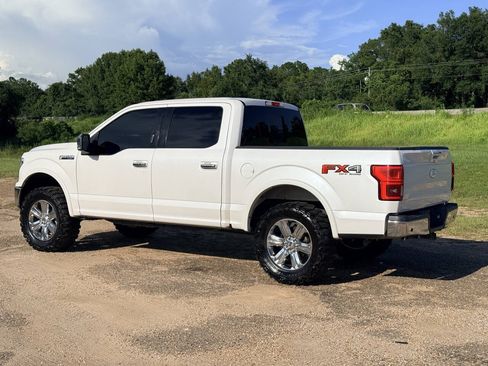 Used 2018 Ford F150 Lariat w/ Equipment Group 502A Luxury AWD/4WD image 3