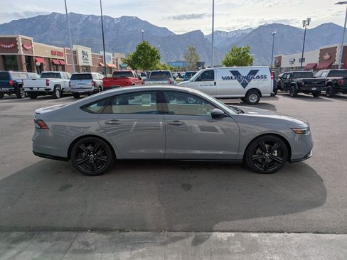 Used 2023 Honda Accord Sport image 2
