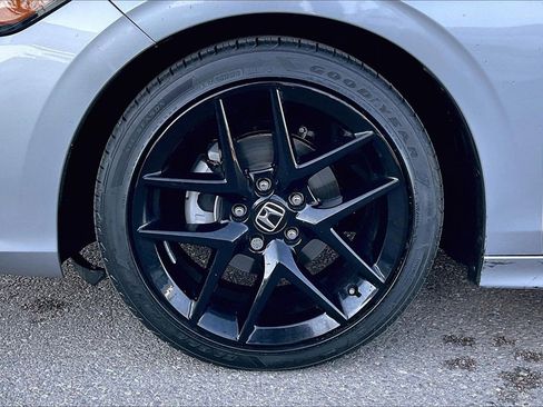 Used 2024 Honda Civic Sport image 9