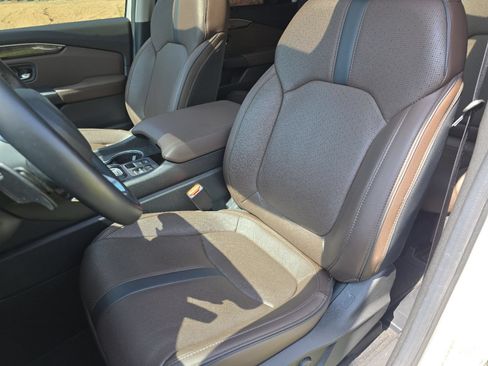 Used 2025 Honda Pilot Elite image 30
