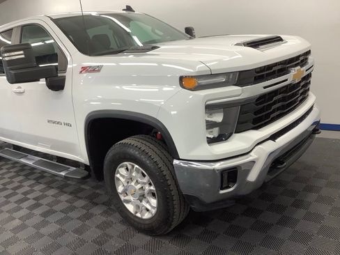 Used 2024 Chevrolet Silverado 2500 LT AWD/4WD image 23