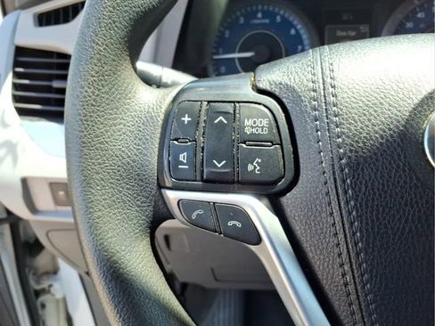 Used 2020 Toyota Sienna L FWD image 16