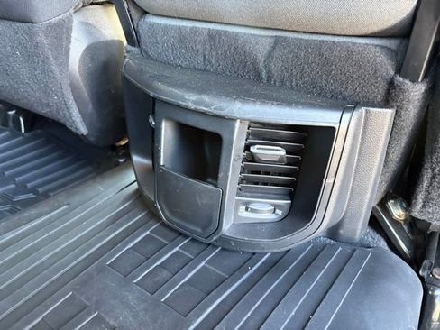 Used 2024 RAM 2500 Big Horn AWD/4WD image 32
