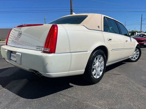 Used 2009 Cadillac DTS w/ Trunk Convenience Package image 14