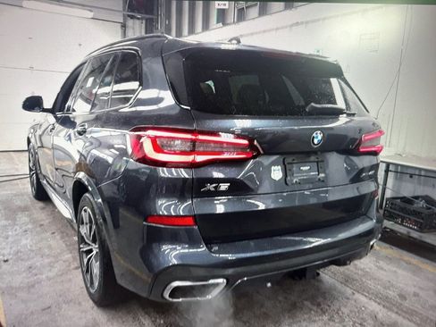 Used 2021 BMW X5 xDrive40i w/ M Sport Package image 2