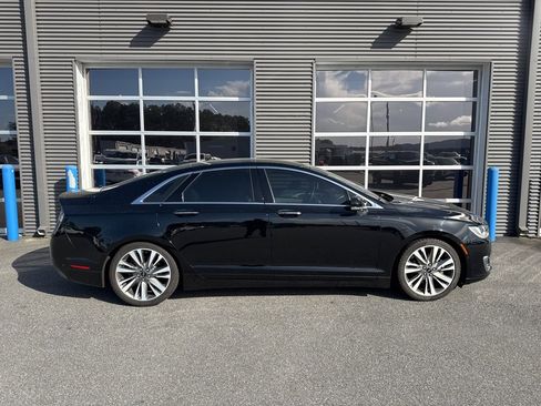 Used 2017 Lincoln MKZ Reserve w/ Technology Package image 4