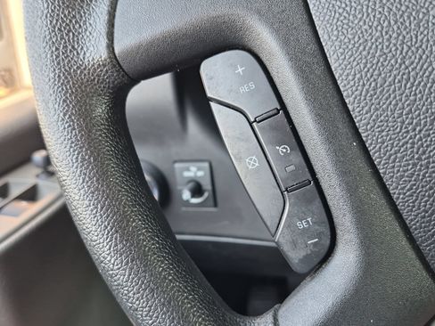 Used 2019 Chevrolet Express 2500 w/ Enhanced Convenience Package RWD image 17