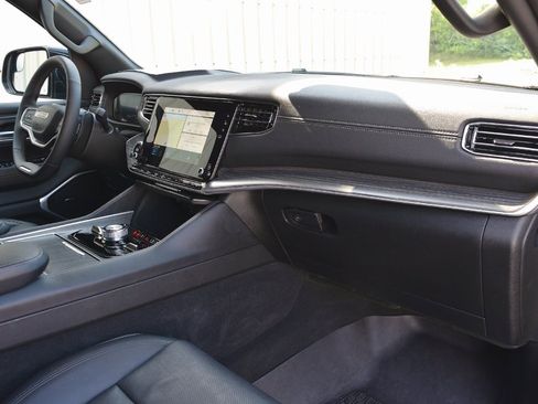 Used 2024 Jeep Wagoneer L Series III w/ Flexible Seating Group image 41