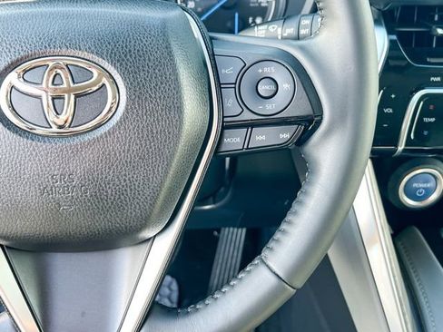 Used 2021 Toyota Venza XLE image 25