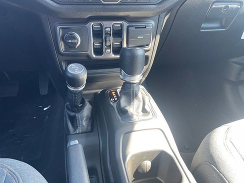 New 2026 Jeep Gladiator Sport AWD/4WD image 11