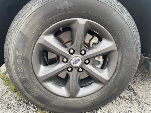Used 2019 Ford Expedition XLT w/ Equipment Group 202A AWD/4WD image 3