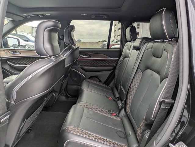 Certified 2025 Jeep Grand Cherokee Summit w/ Obsidian Package AWD/4WD image 11