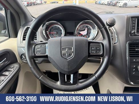 Used 2020 Dodge Grand Caravan SXT FWD image 14