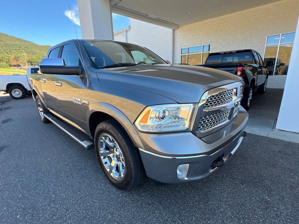 Used 2013 RAM 1500 Laramie w/ Convenience Group AWD/4WD image 3
