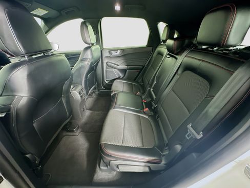 Used 2025 Ford Escape ST-Line w/ Tech Pack #1 FWD image 28