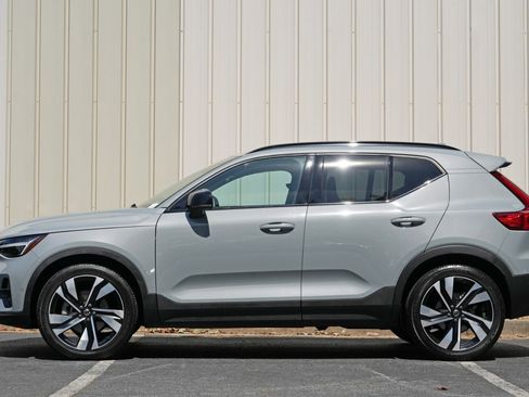 Used 2024 Volvo XC40 B5 Ultimate w/ Protection Package Premier AWD/4WD image 8