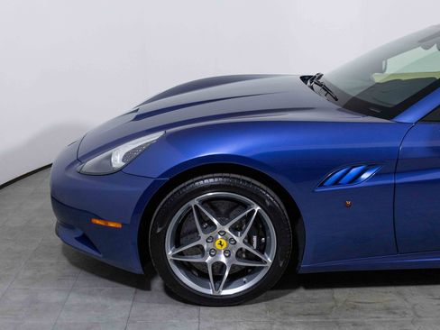 Used 2010 Ferrari California image 21