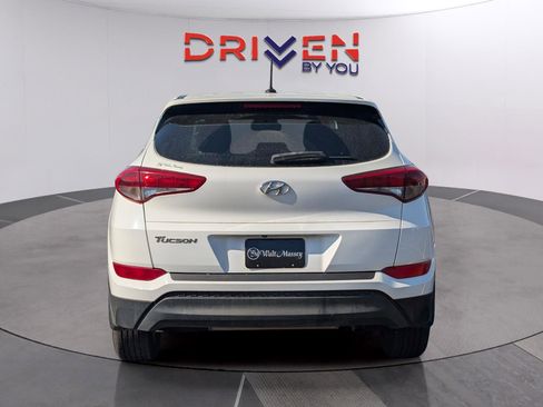 Used 2016 Hyundai Tucson SE image 4