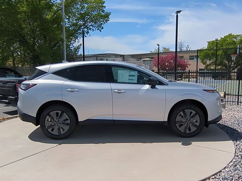New 2025 Nissan Murano SL image 2
