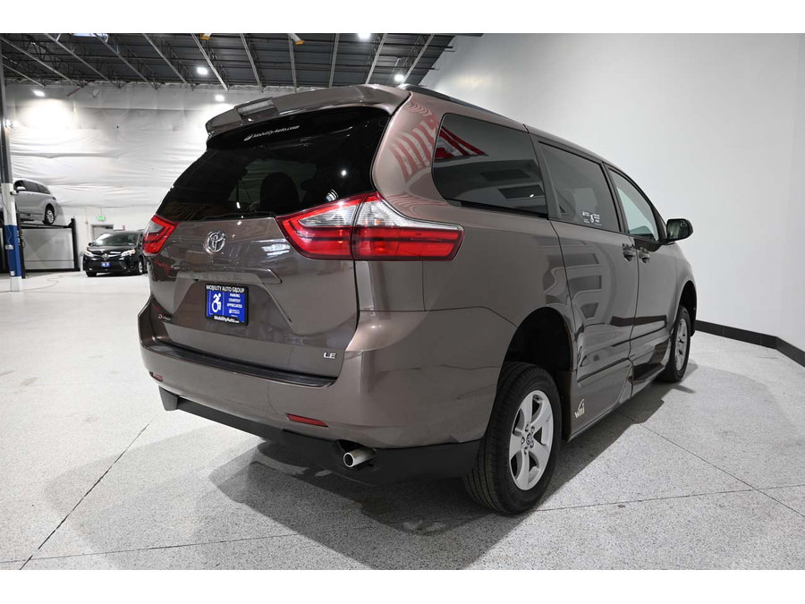 Used 2020 Toyota Sienna LE FWD image 6