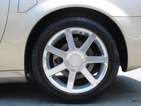 Used 2006 Cadillac XLR image 34