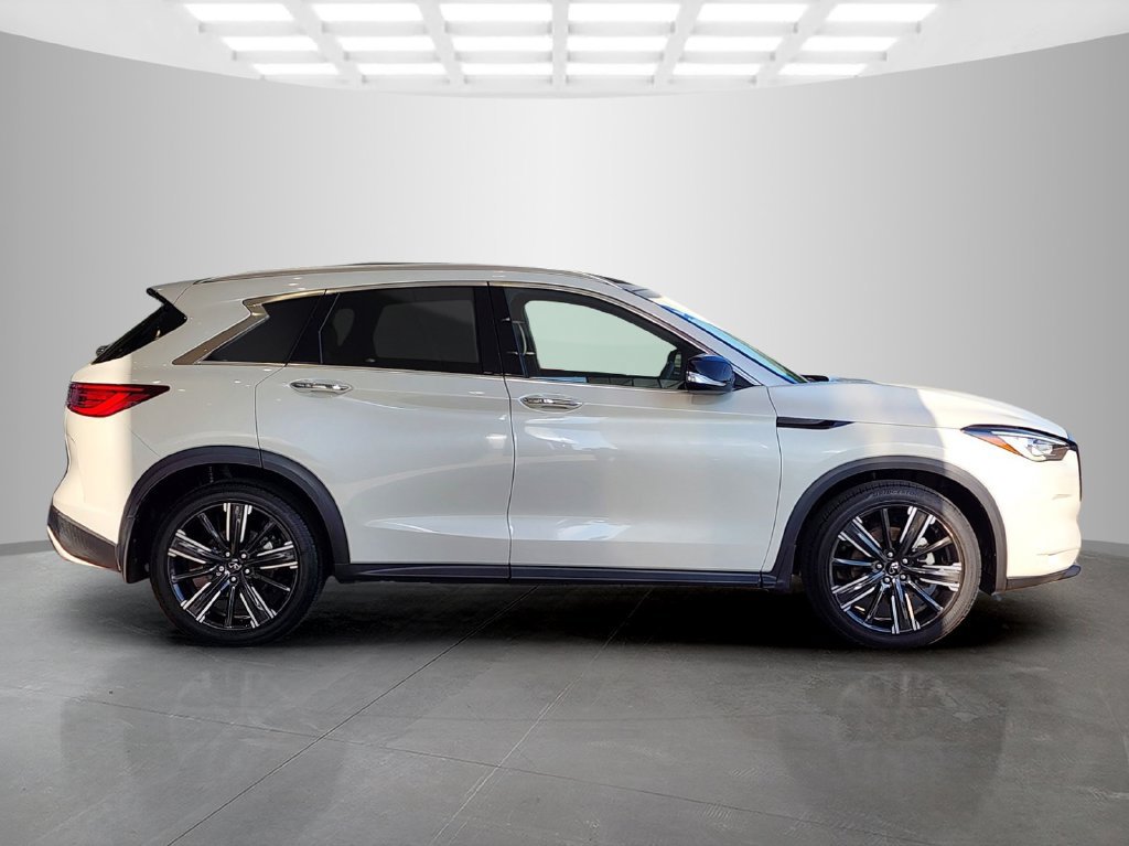 Used 2022 INFINITI QX50 Luxe w/ Appearance Package FWD image 3