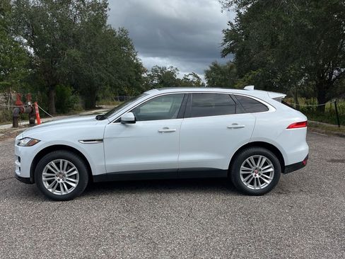 Used 2017 Jaguar F-PACE Prestige image 4