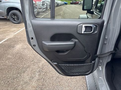 Used 2021 Jeep Wrangler Unlimited Sport AWD/4WD image 18