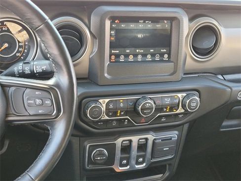 Used 2023 Jeep Wrangler Sport S image 21