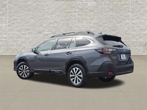Certified 2025 Subaru Outback Premium w/ Popular Package #1 AWD/4WD image 5