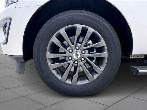 Used 2019 Ford Expedition Limited w/ Driver Assistance Package image 11