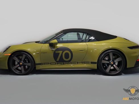 Used 2026 Porsche 911 GTS image 5