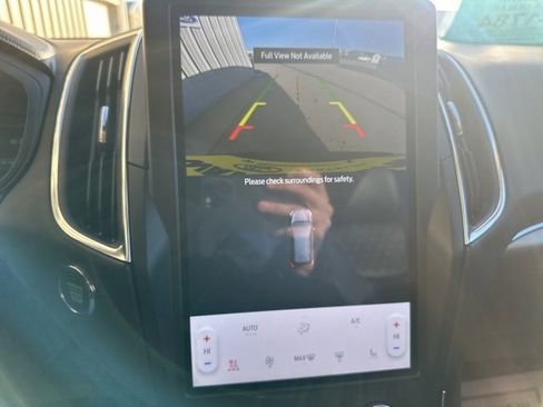 Used 2024 Ford Edge Titanium image 16