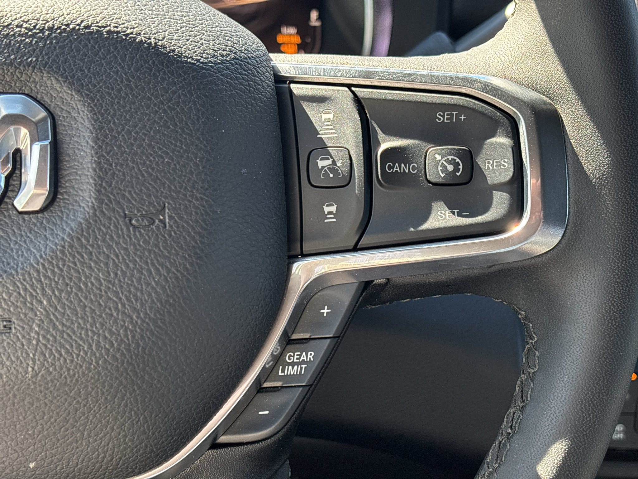 Used 2026 RAM 2500 Laramie AWD/4WD image 15