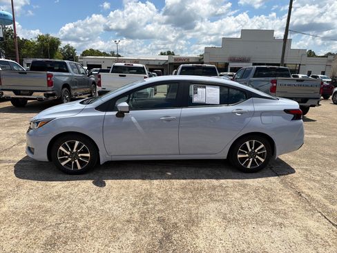 Used 2024 Nissan Versa SV w/ Trunk Package FWD image 3