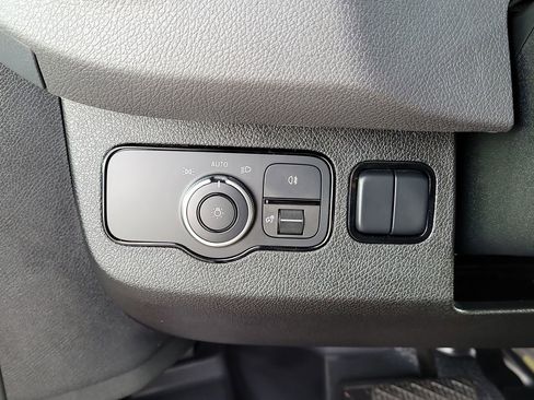 Used 2025 Mercedes-Benz Sprinter 2500 image 24