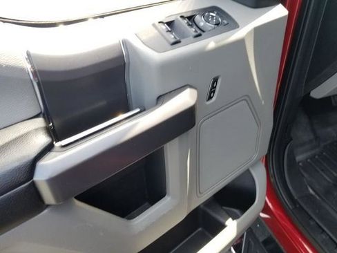 Used 2019 Ford F150 XLT w/ Equipment Group 302A Luxury AWD/4WD image 11