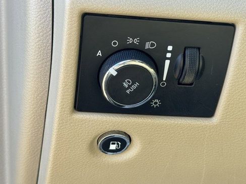 Used 2019 Jeep Grand Cherokee Limited image 12