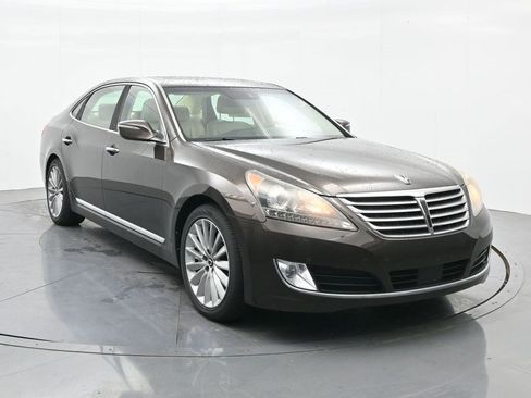 Used 2016 Hyundai Equus Signature RWD image 3