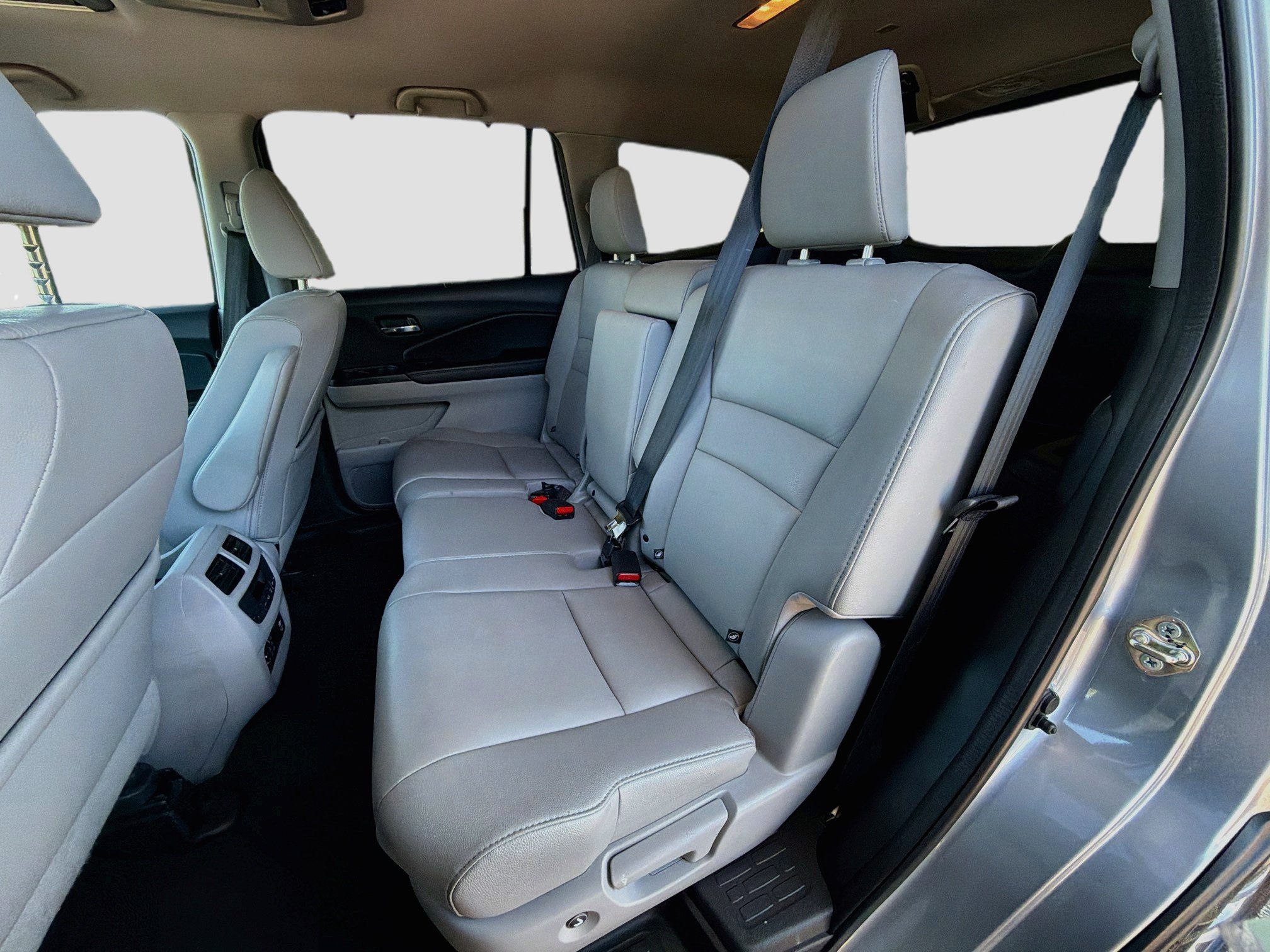 Used 2017 Honda Pilot Touring image 29