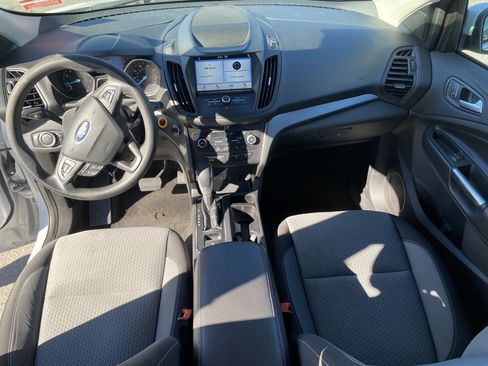 Used 2019 Ford Escape SE FWD image 18