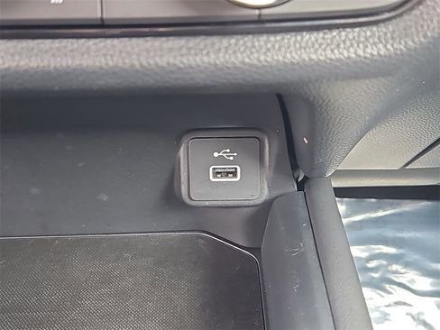 Certified 2025 Honda HR-V LX image 16