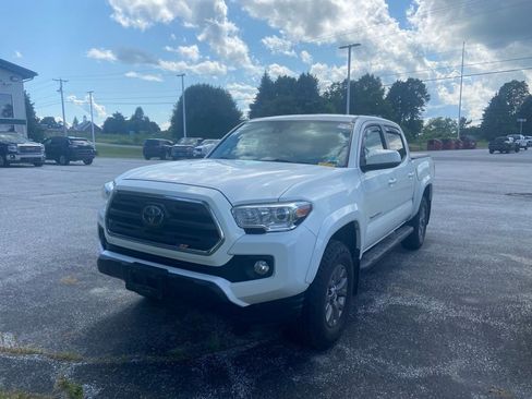 Used 2019 Toyota Tacoma SR5 AWD/4WD image 3