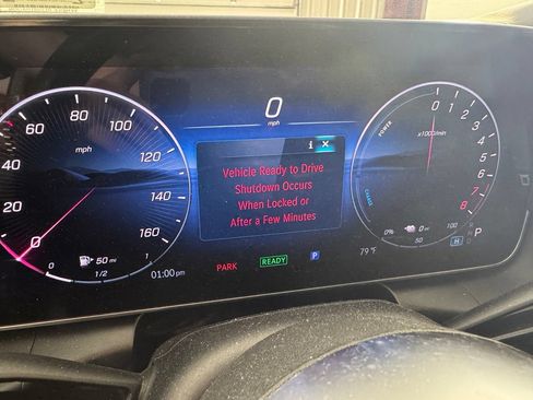 Used 2025 Mercedes-Benz GLC 350e 4MATIC image 4